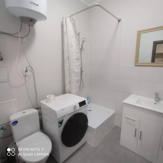 Simana 3A Ideal For Family And Older Pers Riga Bagian luar foto
